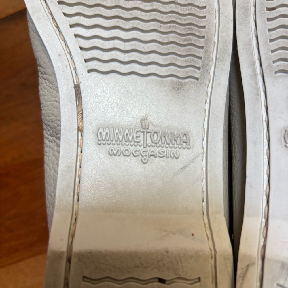 VTG Minnetonka Thunderbird Beaded Moccasins Womens 9.5 White Pebble Leather 171 - Picture 11 of 12